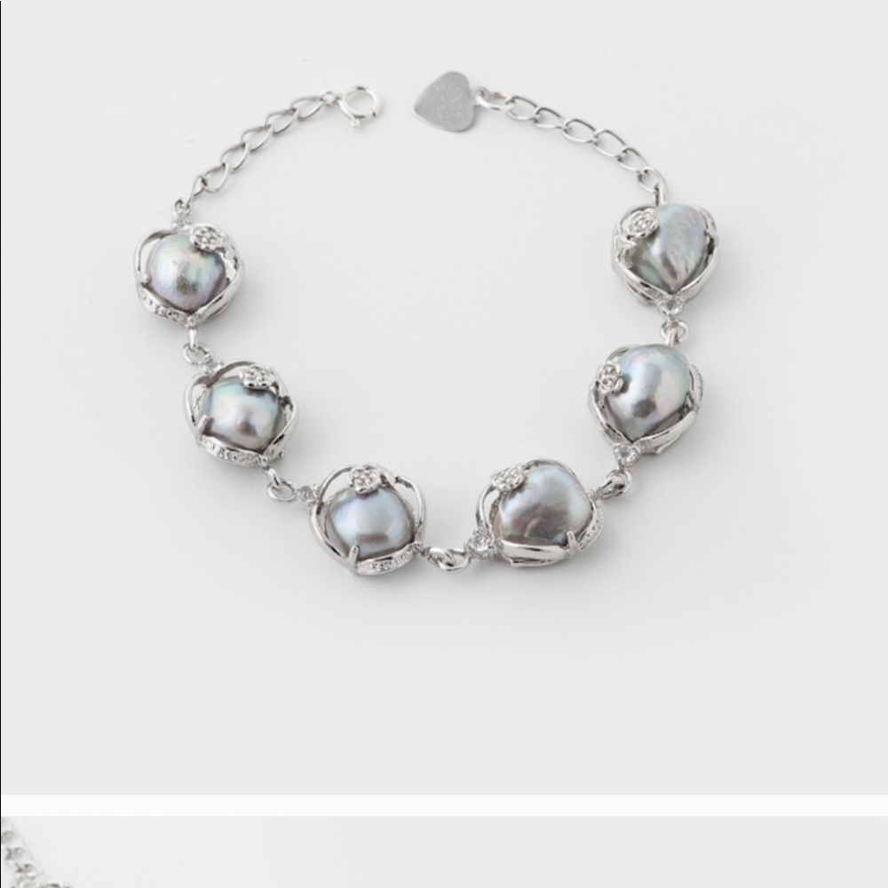 REAL freshwater cultured pearl bracelet - NEW
